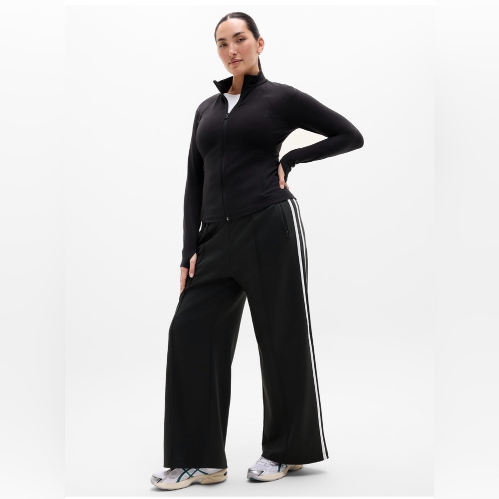 NWT Athleta Salutation Black Jacket 2.0 Size M  (#578068)